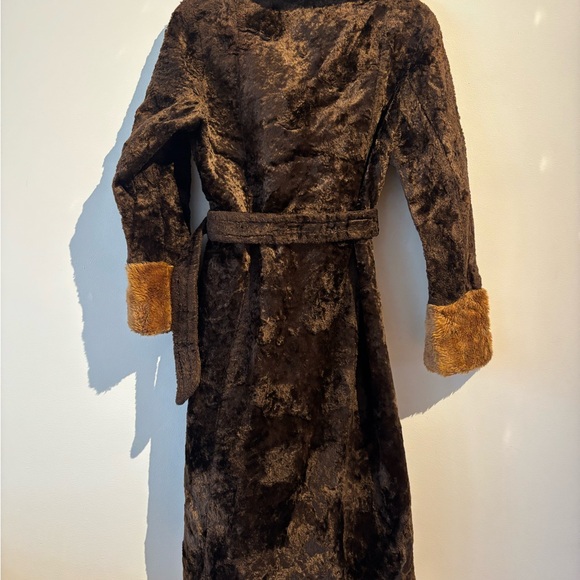 Vintage Brown Faux Fur Coat with Tan Accents - Picture 2 of 3